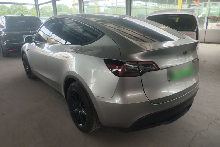 Tesla Model Y 2023 #7 Tesla Model Y 2023 car image #7