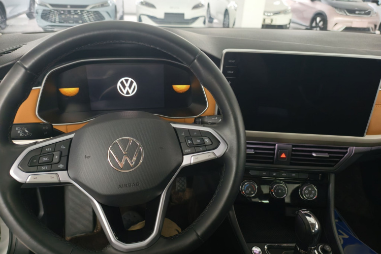 Volkswagen Bora 2023 car image #12