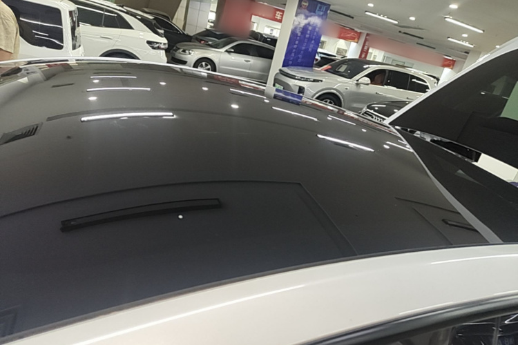 Tesla Model Y 2023 car image #25