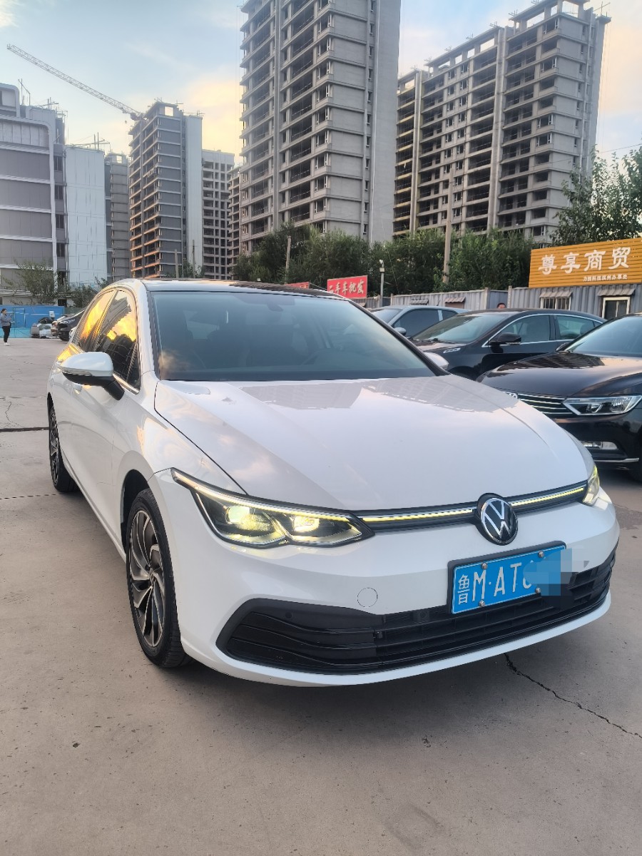 Volkswagen Golf 2022 car image 