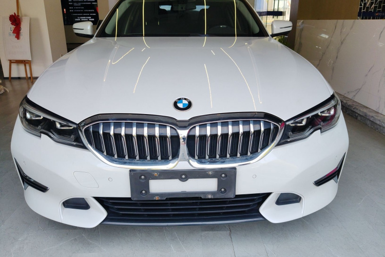 BMW 3 Series 2019 car image #3