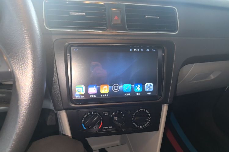 Skoda Rapid 2017 image de voiture #13