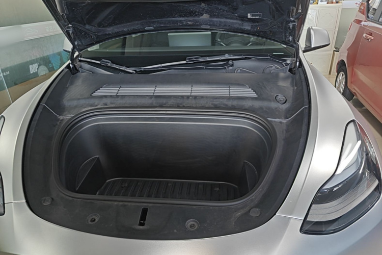 Tesla Model Y 2022 car image #20