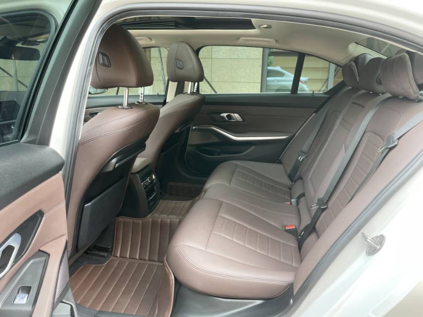 BMW 3 Series 2021 car image #5