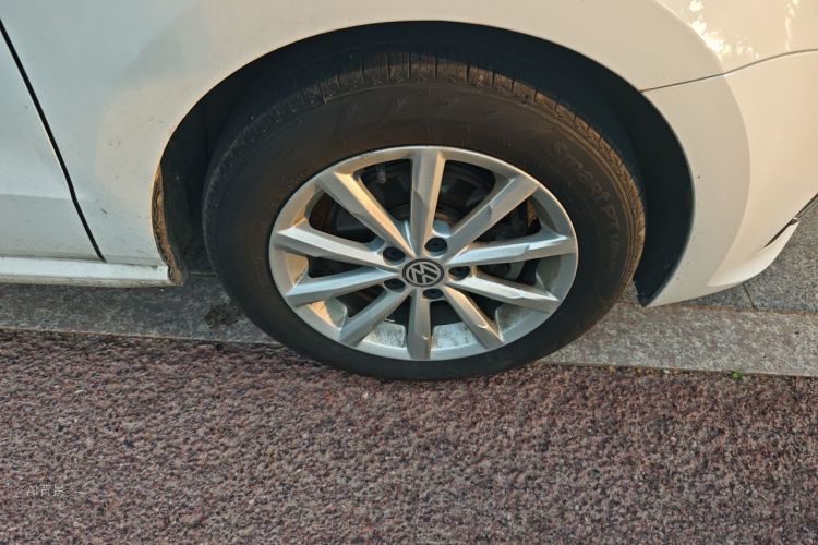 Volkswagen Polo 2019 car image #9