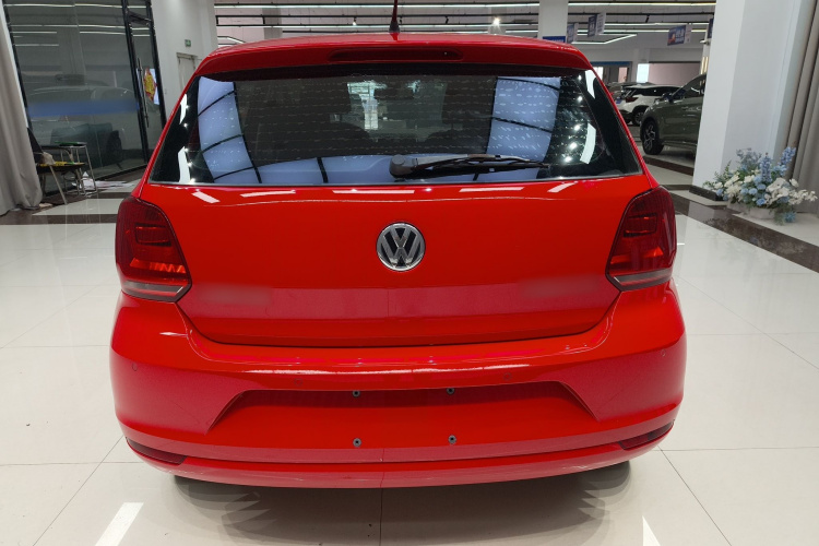 Volkswagen Polo 2014 car image #4