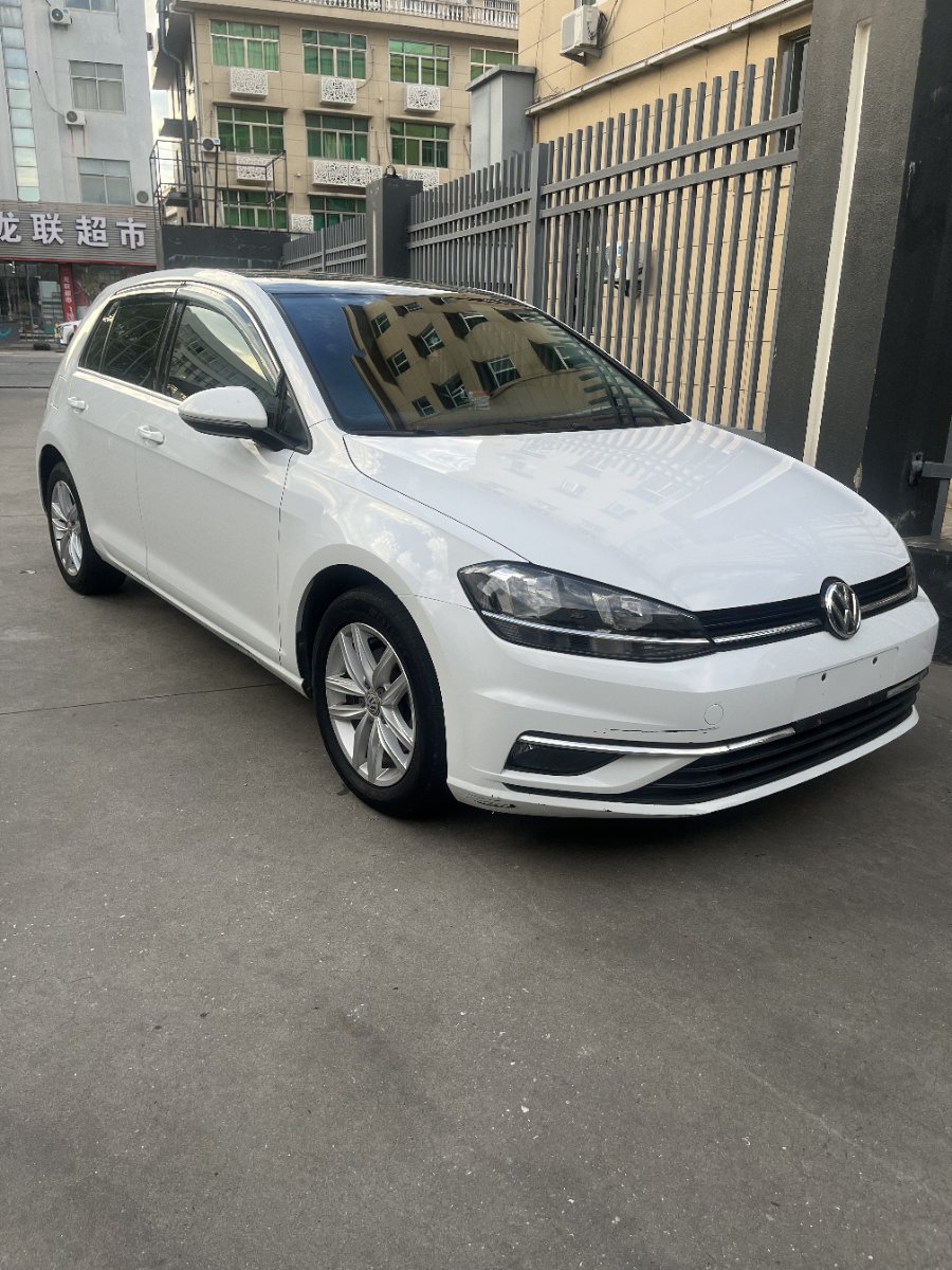 Volkswagen Golf 2018 Volkswagen Golf 2018 immagine di auto