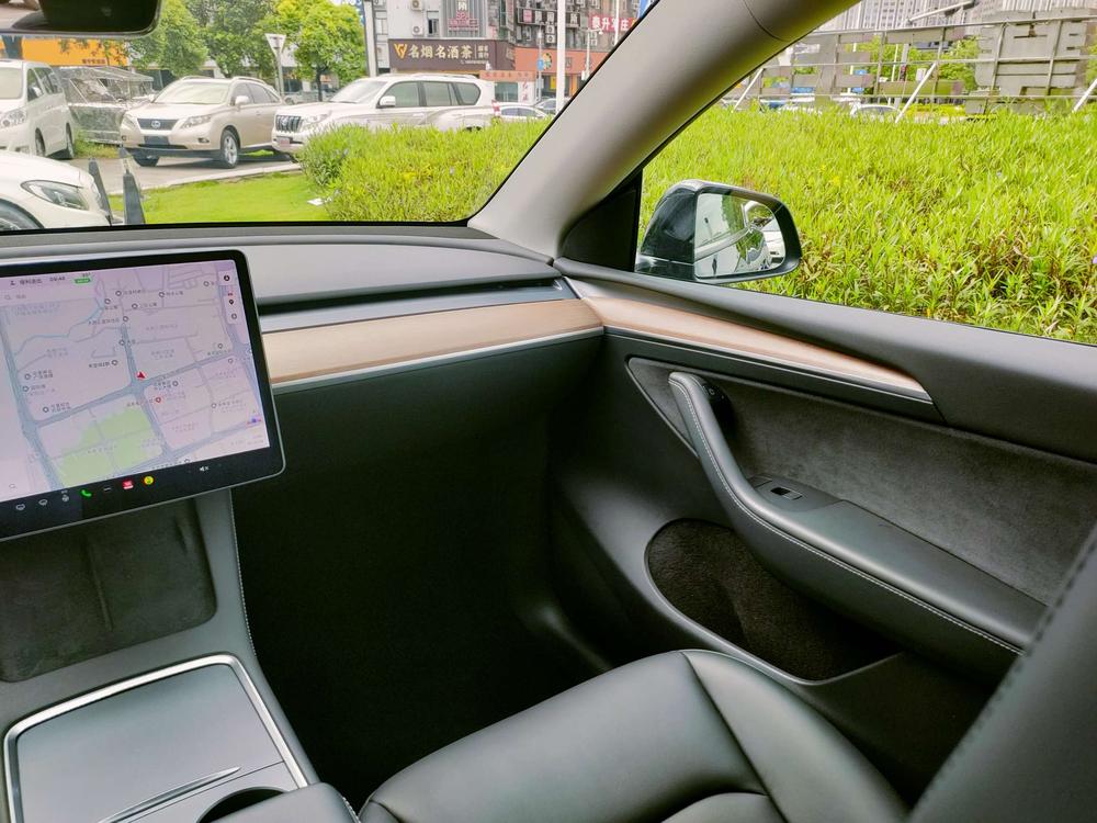 Tesla Model Y 2021 #14 Tesla Model Y 2021 car image #14