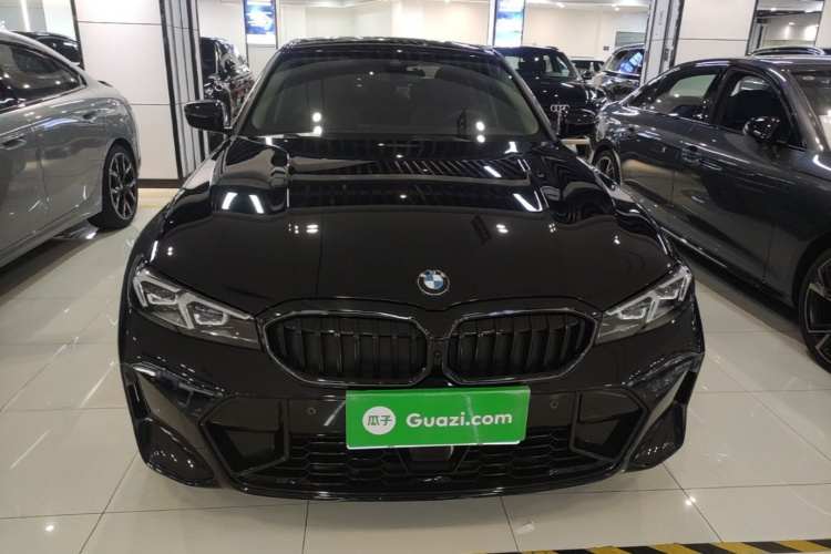 BMW 3 Series 2025 صورة سيارة #3