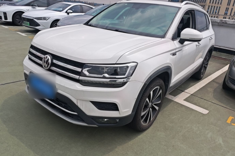 Volkswagen Tharu 2019 car image #2