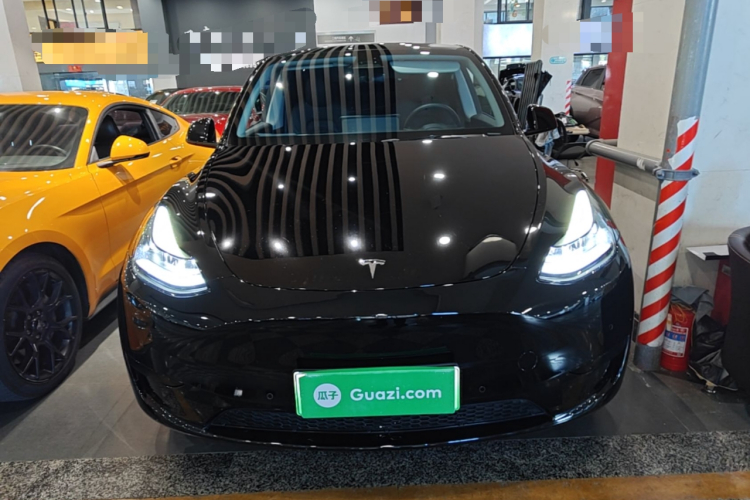 Tesla Model Y 2023 #3 Tesla Model Y 2023 car image #3