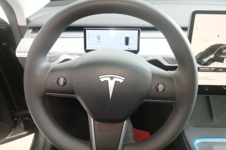 Tesla Model Y 2024 #11 Tesla Model Y 2024 car image #11