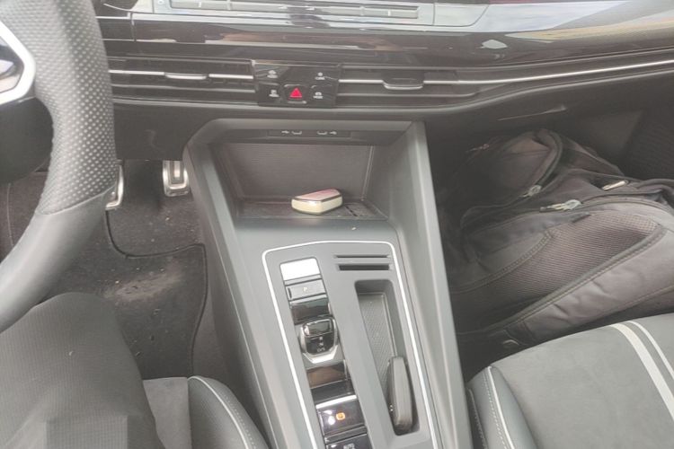 Volkswagen Golf 2024 car image #14