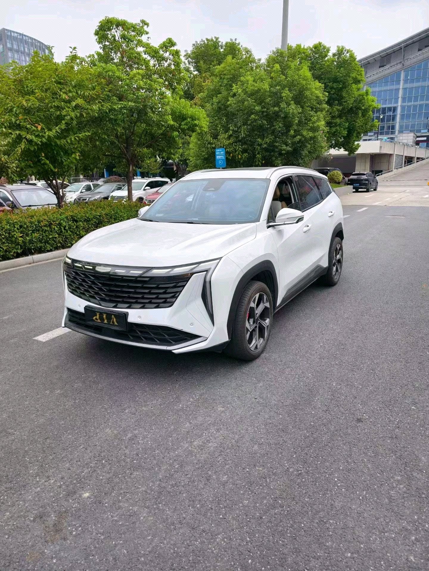GEELY Boyue L 2024 car image 