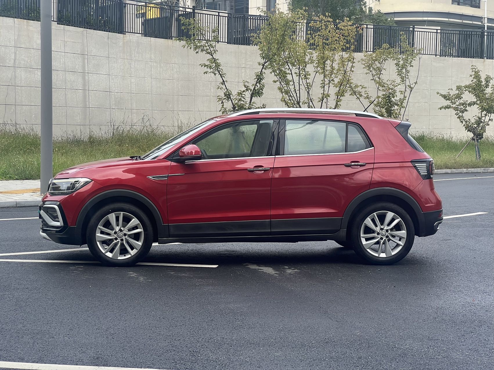 Volkswagen T-Cross 2019 #8 Volkswagen T-Cross 2019 car image #8