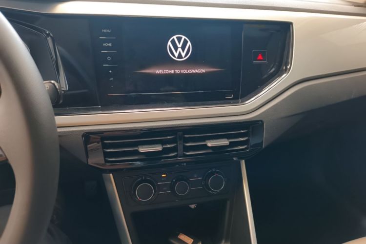 Volkswagen Polo 2021 car image #17