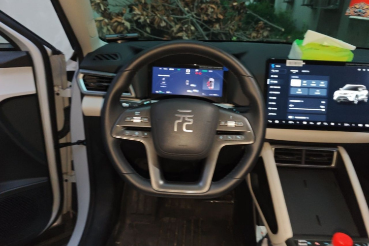 BYD YuanUP 2025 car image #11