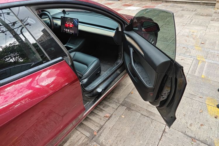 Tesla Model 3 2022 car image #27