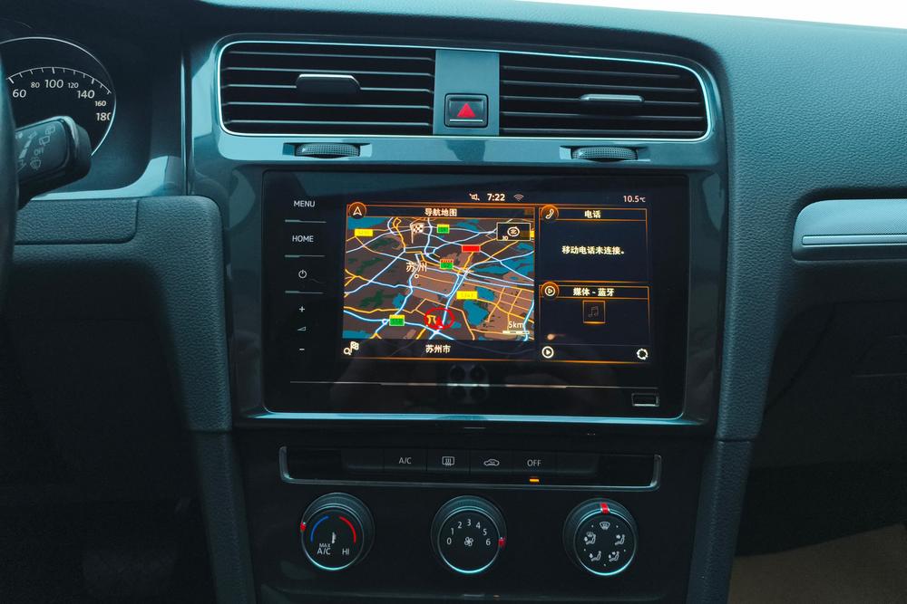 Volkswagen Golf 2020 car image #12