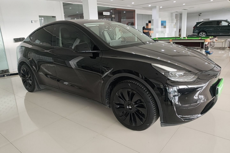 Tesla Model Y 2023 #4 Tesla Model Y 2023 car image #4