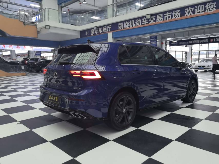 Volkswagen Golf 2021 car image #4