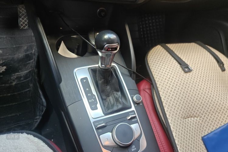 Audi A3 2018 car image #16