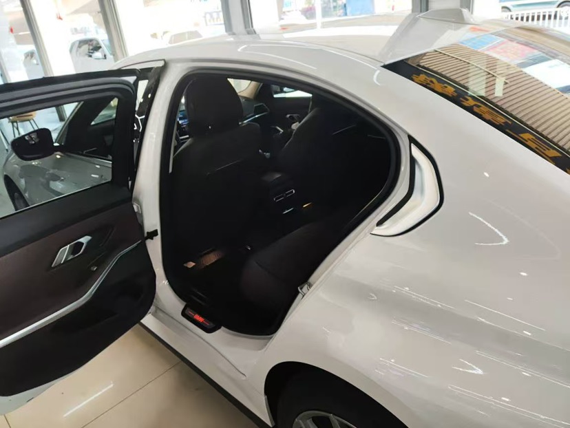 BMW i3 2024 car image #4