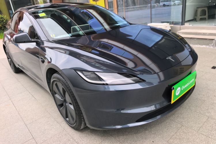 Tesla Model 3 2025 car image #4