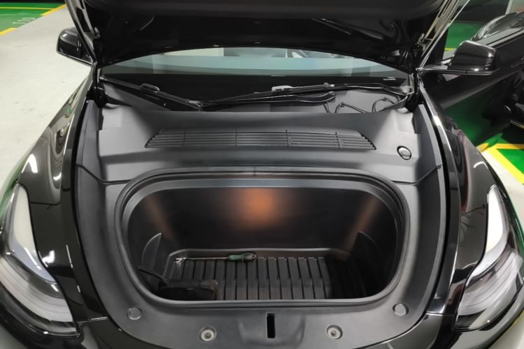 Tesla Model Y 2022 immagine di auto #20