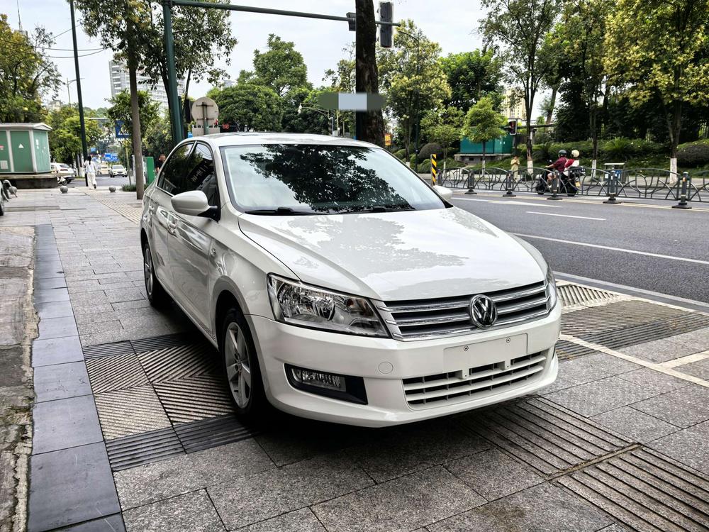 Volkswagen Santana 2014 car image #3