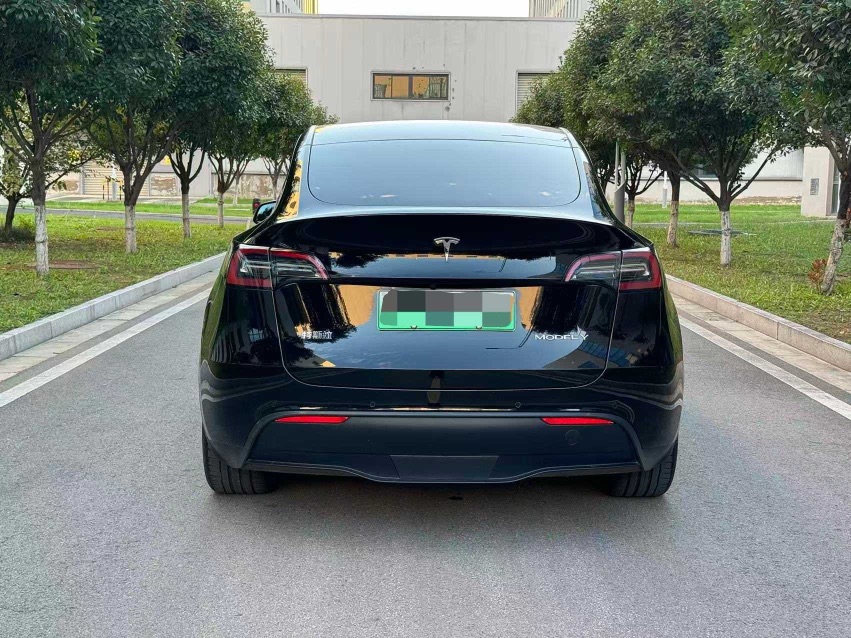 Tesla Model Y 2022 изображение автомобиля #5