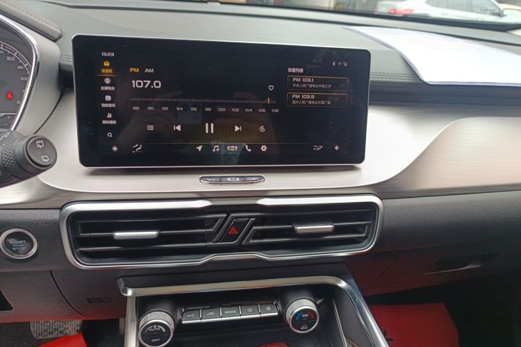 GEELY Coolray 2019 car image #17
