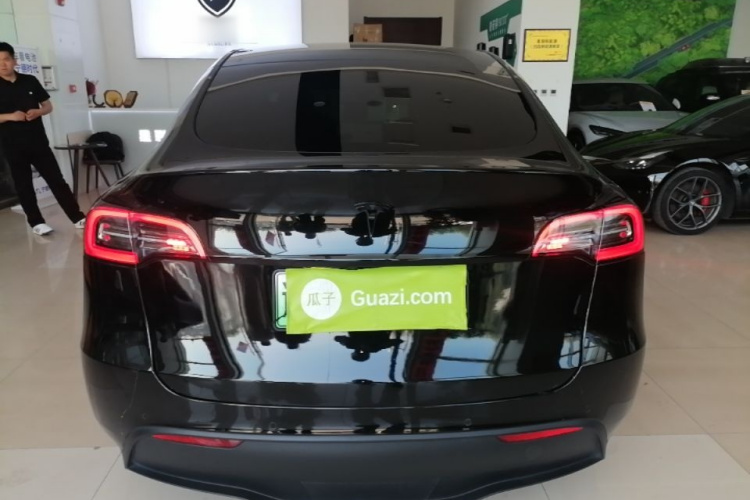 Tesla Model Y 2022 #6 Tesla Model Y 2022 car image #6
