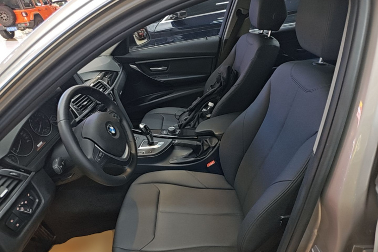 BMW 3 Series 2017 #15 BMW 3 Series 2017 car image #15
