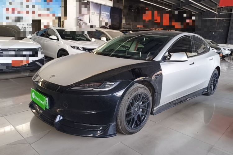 Tesla Model 3 2024 car image #2
