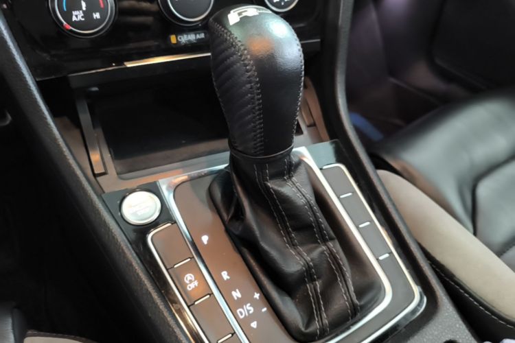 Volkswagen Golf 2019 #14 Volkswagen Golf 2019 car image #14