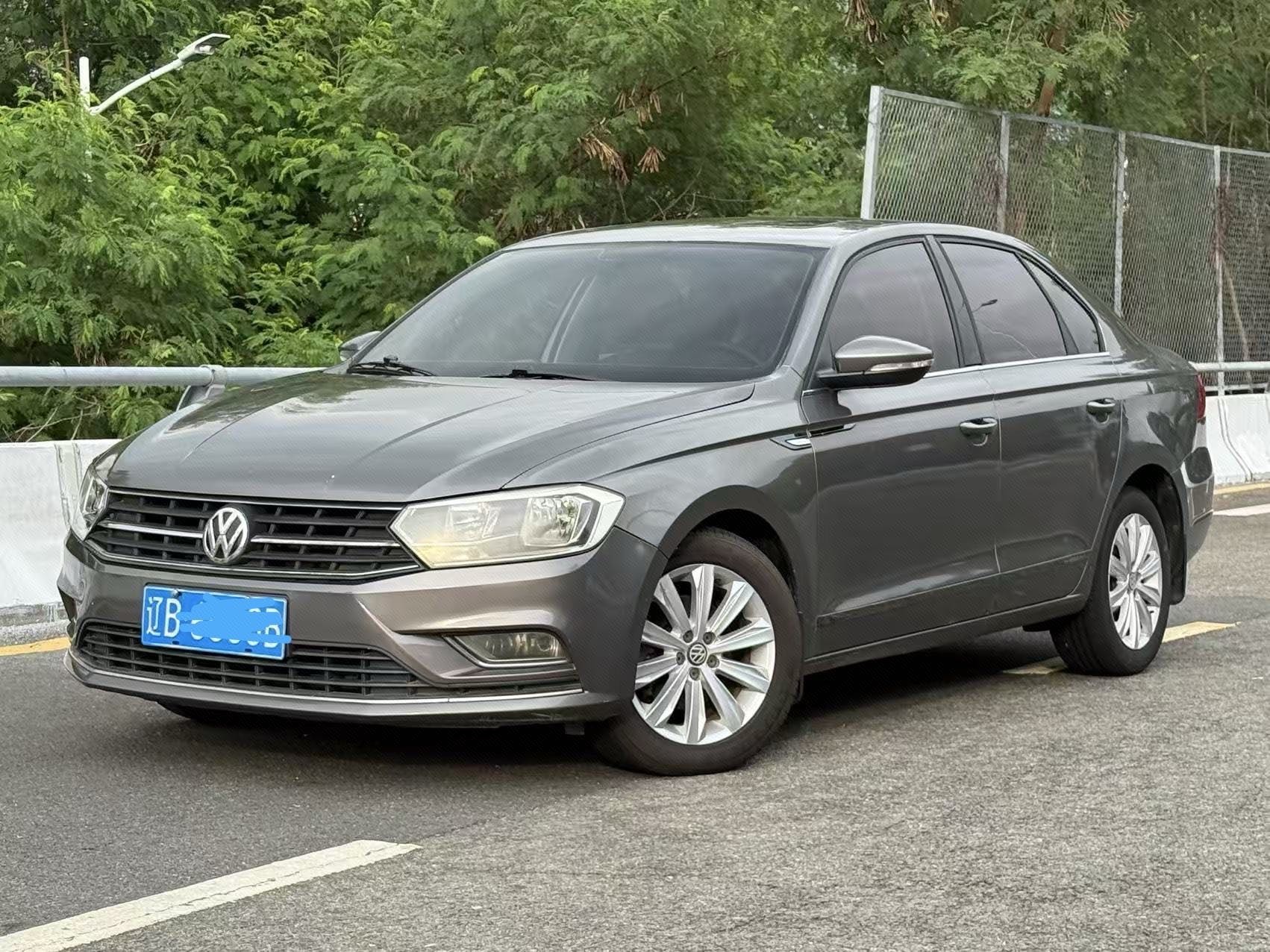 Volkswagen Bora 2016 car image 