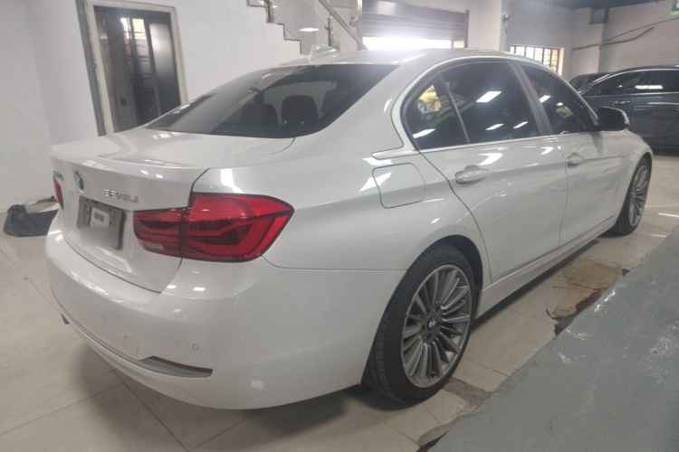 BMW 3 Series 2019 #5 BMW 3 Series 2019 car image #5