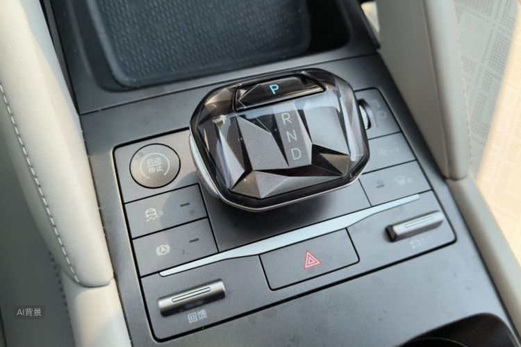BYD YuanUP 2024 #16 BYD YuanUP 2024 car image #16