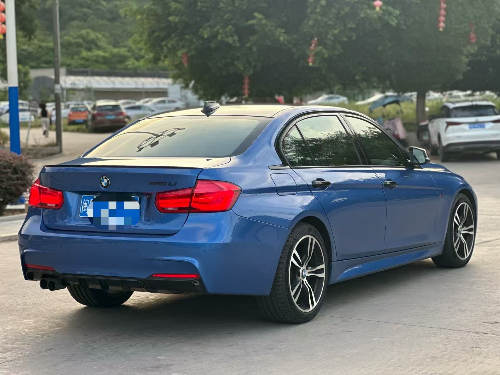 BMW 3 Series 2017 #4 BMW 3 Series 2017 car image #4