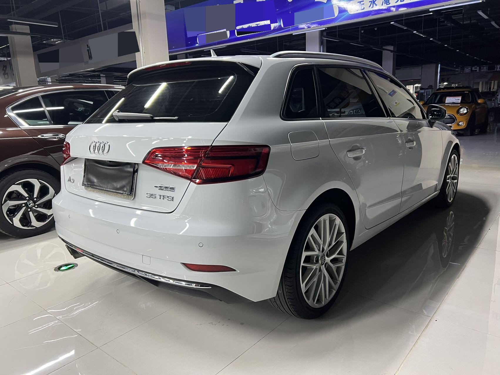 Audi A3 2019 car image #4