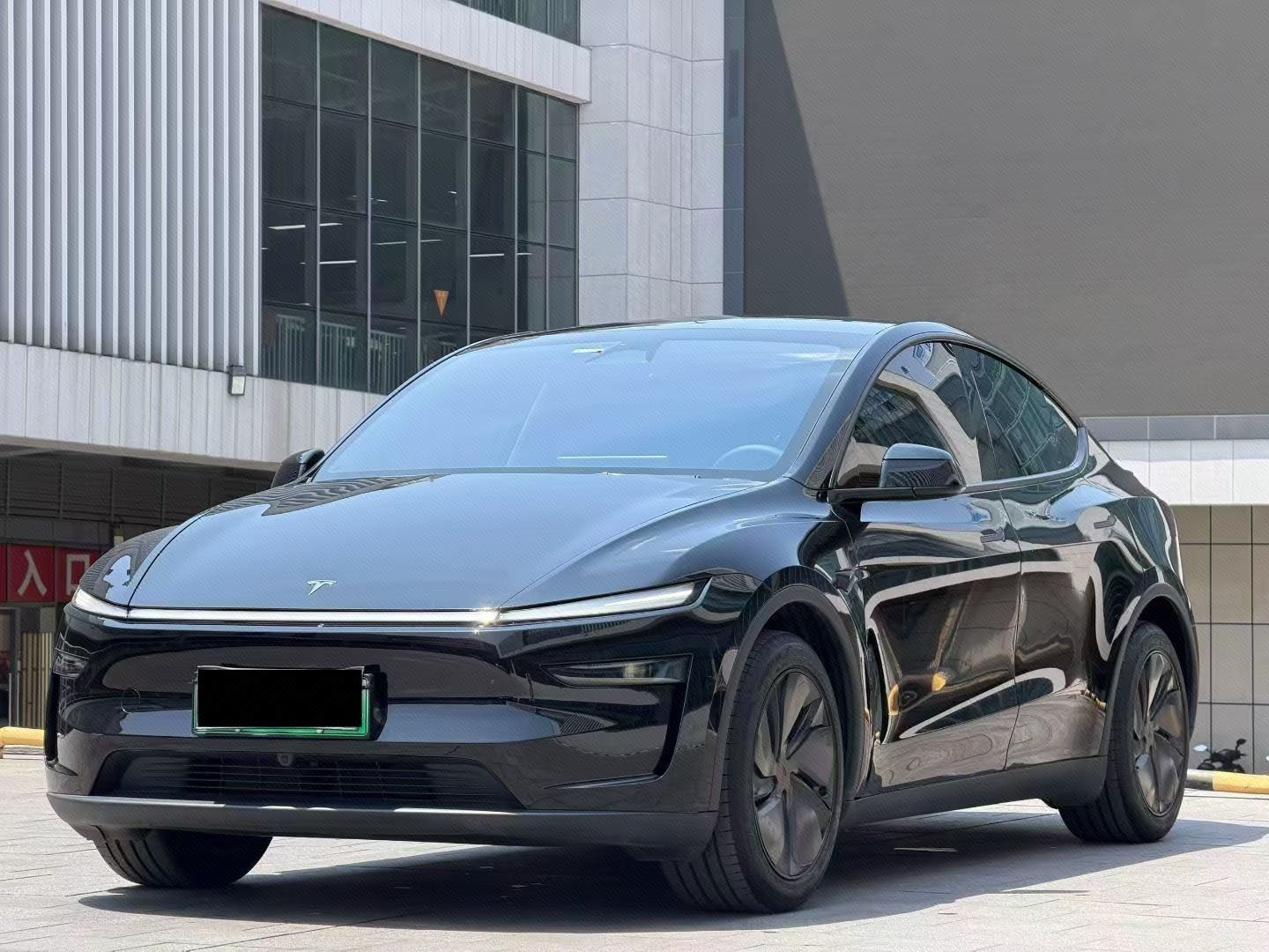 Tesla Model Y 2025 Tesla Model Y 2025 car image