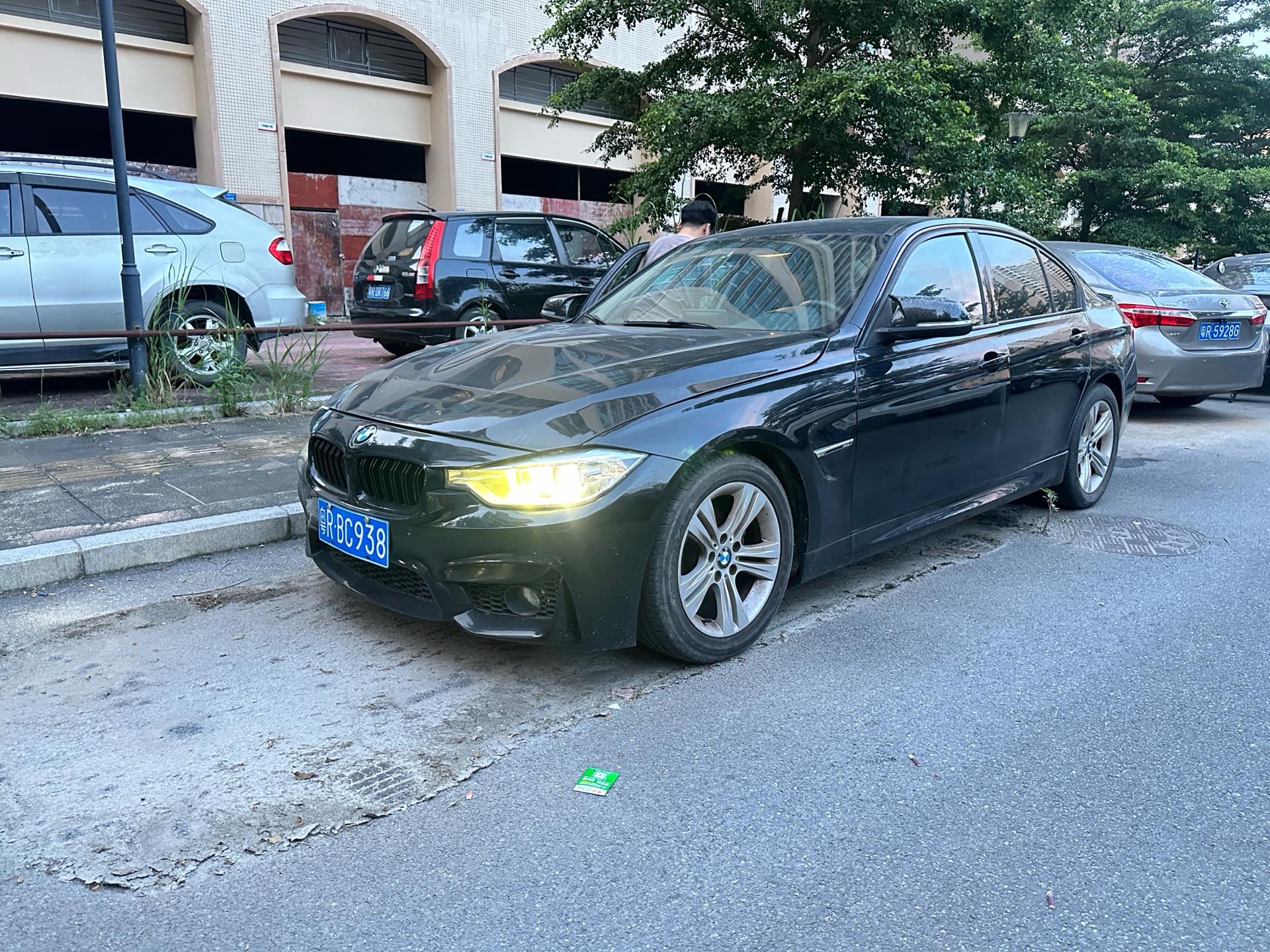 BMW 3 Series (Imported) 2012 car image 