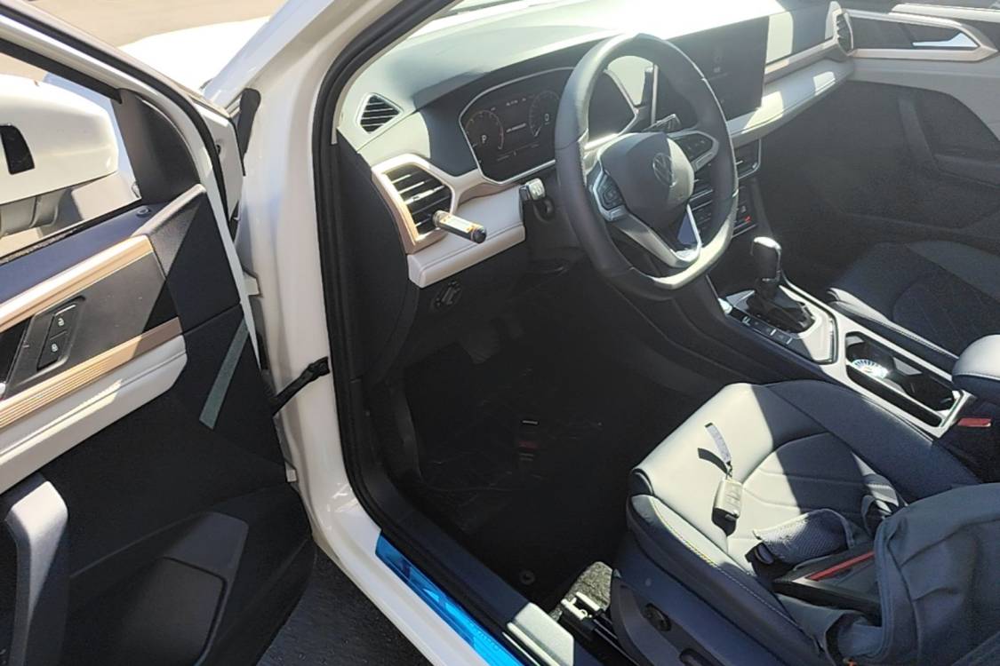 Volkswagen Tharu 2024 car image #17