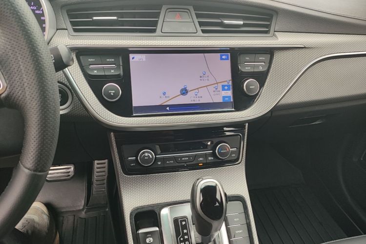 GEELY Emgrand GS 2017 car image #17