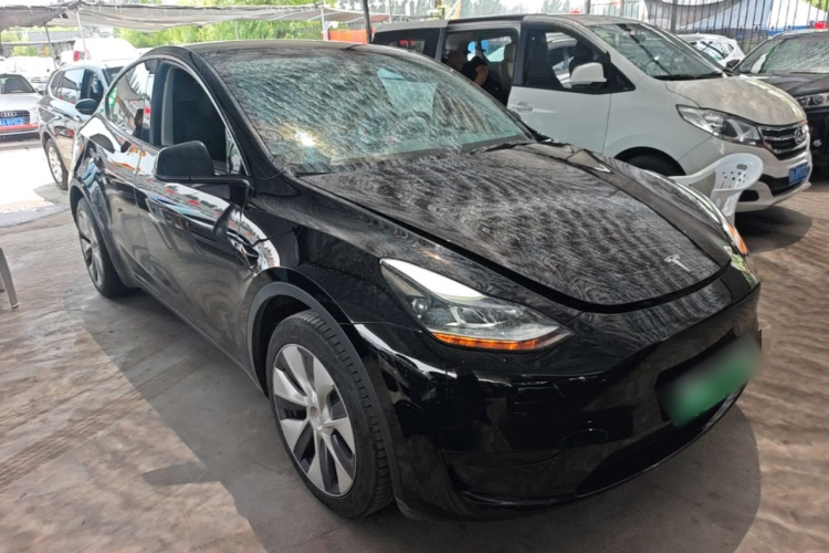 Tesla Model Y 2023 #4 Tesla Model Y 2023 car image #4