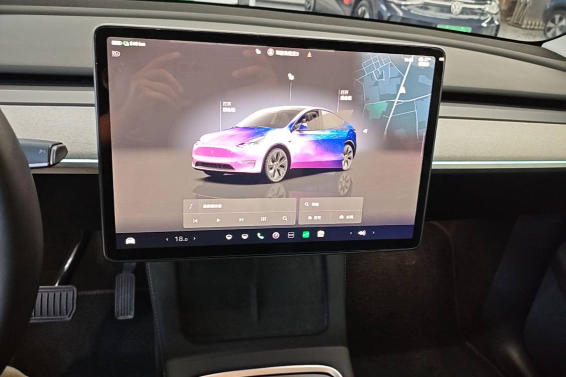 Tesla Model Y 2024 immagine di auto #14
