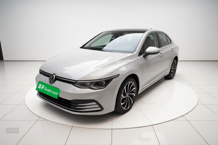 Volkswagen Golf 2021 car image #2