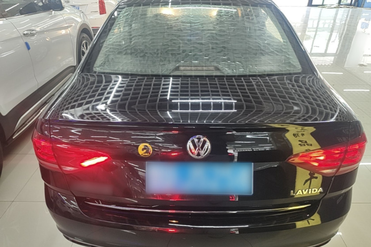 Volkswagen Lavida 2017 car image #6