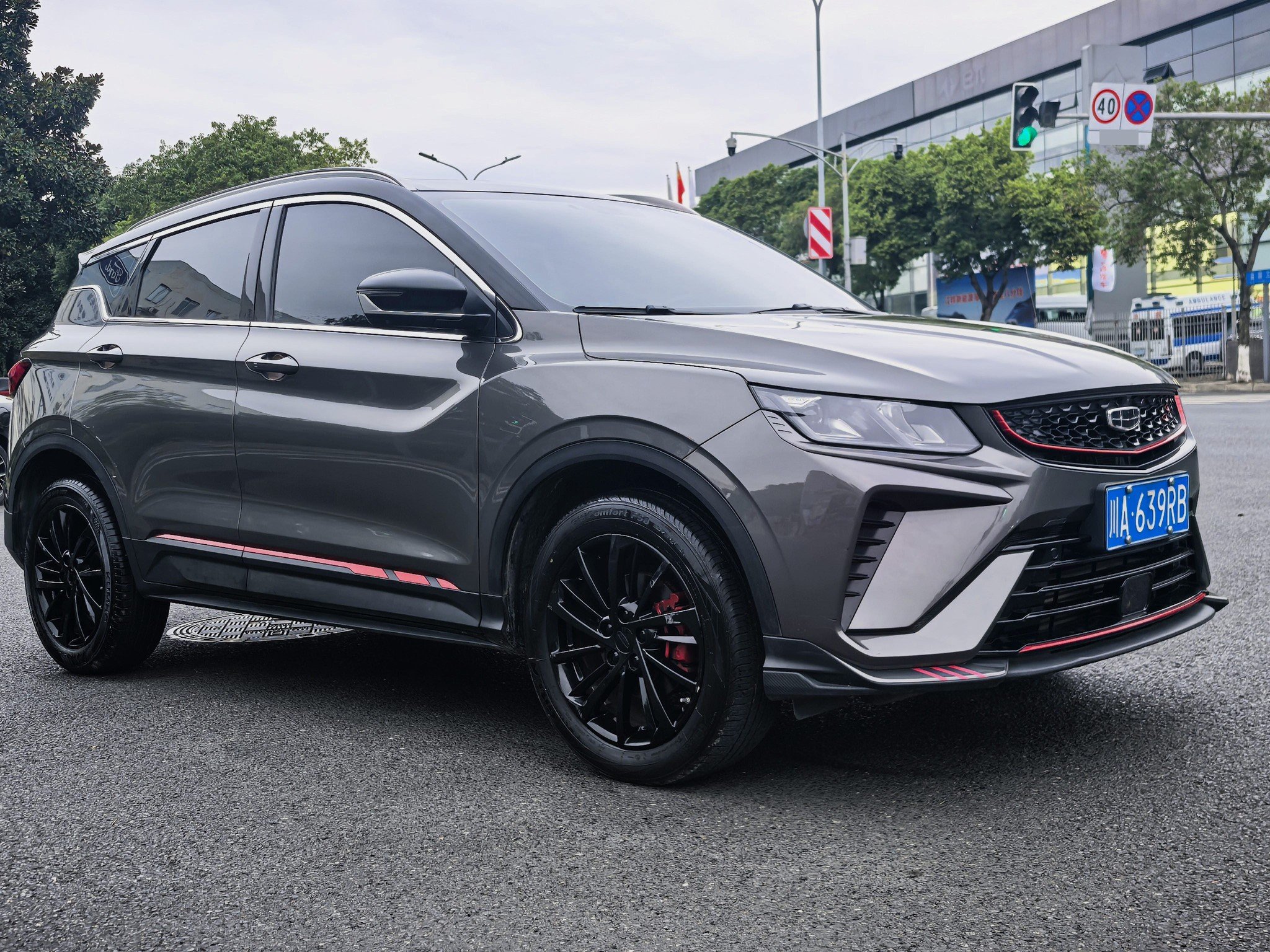 GEELY Coolray 2021 car image #2